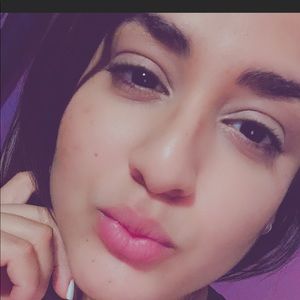 Meet your Posher, Carla